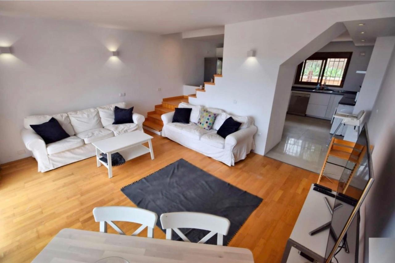 Вилла Beautiful Renovated Beach House With Panoramic Seaviews Ла-Техита Экстерьер фото